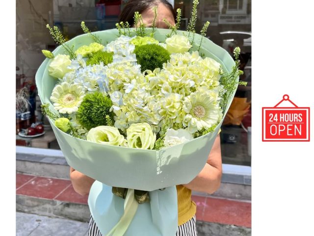 bo-hoa-chuc-mung-tu-cau-xanh-bht04-cua-hang-hoa-tuoi-kt-nhan-bach-mai-ha-noi