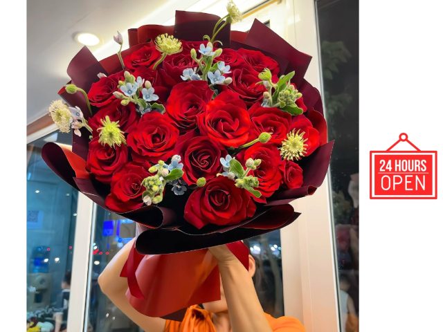 bo-hoa-hong-do-chuc-mung-bht05-cua-hang-hoa-tuoi-kt-nhan-bach-mai-ha-noi