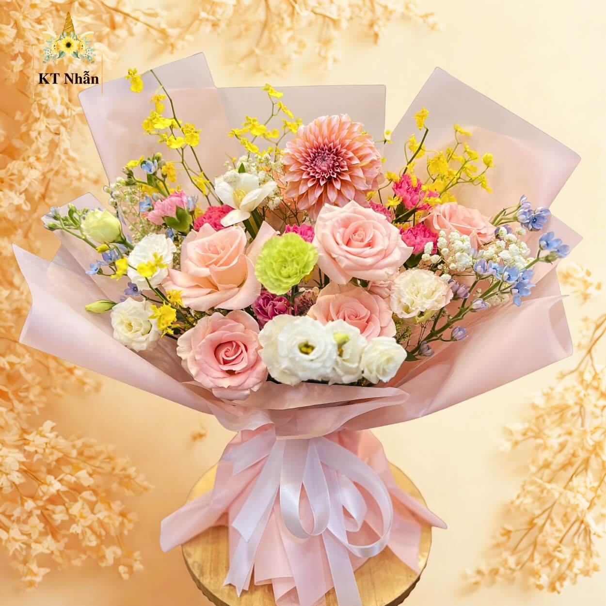 bo-hoa-tong-cam-vang-bht11-cua-hang-hoa-tuoi-kt-nhan-bach-mai-ha-noi