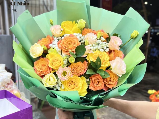 bo-hoa-chuc-mung-tong-xanh-vang-bht028-cua-hang-hoa-tuoi-kt-nhan-bach-mai-ha-noi