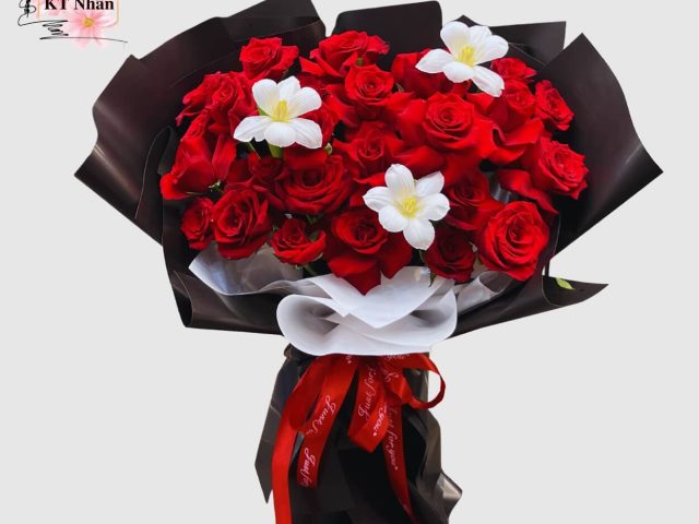 bo-hoa-hoa-hong-do-mix-tuylip-bht015-cua-hang-hoa-tuoi-kt-nhan-bach-mai-ha-noi