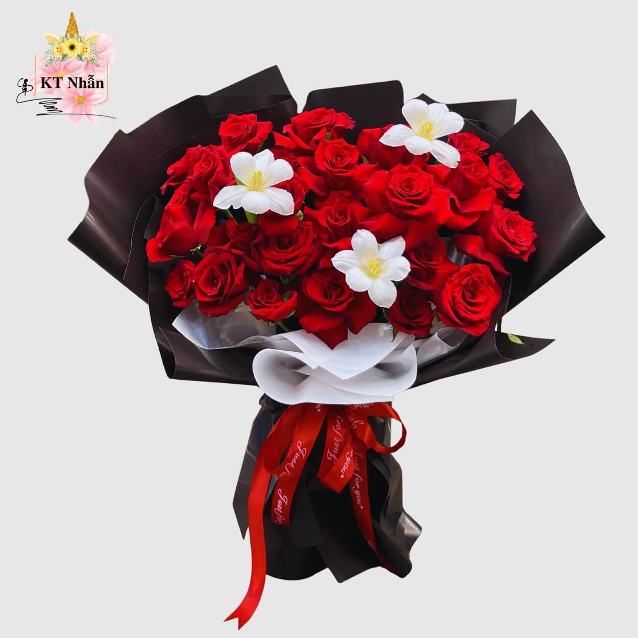 bo-hoa-hoa-hong-do-mix-tuylip-bht015-cua-hang-hoa-tuoi-kt-nhan-bach-mai-ha-noi