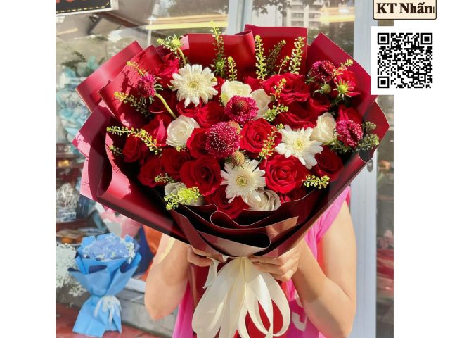 bo-hoa-chuc-mung-bht050-cua-hang-hoa-tuoi-kt-nhan-bach-mai-ha-noi