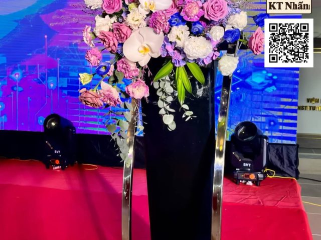 buc-toa-dam-phat-bieu-td01-cua-hang-hoa-tuoi-kt-nhan-bach-mai-ha-noi