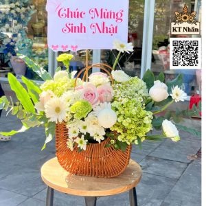 gio-hoa-chuc-mung-ght04-cua-hang-hoa-tuoi-kt-nhan-bach-mai-ha-noi