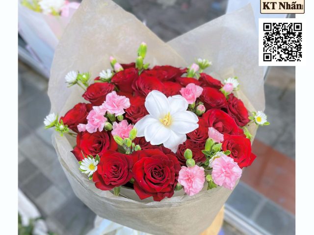 bo-hoa-chuc-mung-bht052-cua-hang-hoa-tuoi-kt-nhan-bach-mai-ha-noi